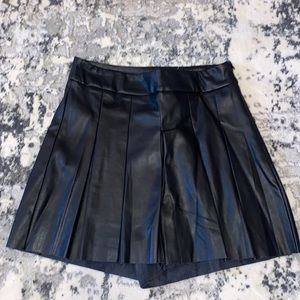 Skirt/ shorts size S.